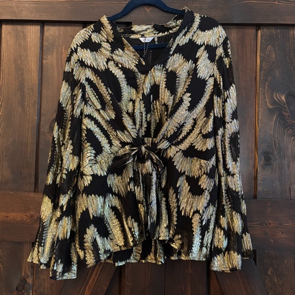 NWT Kaktus Black and Gold Patterned Blouse - Picture 1 of 11